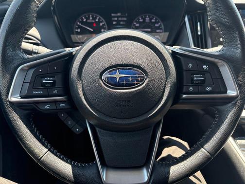 Crystal Black Silica 2022 Subaru Outback Premium