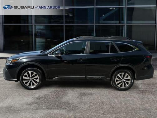 Crystal Black Silica 2022 Subaru Outback Premium