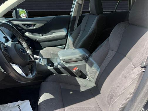 Crystal Black Silica 2022 Subaru Outback Premium