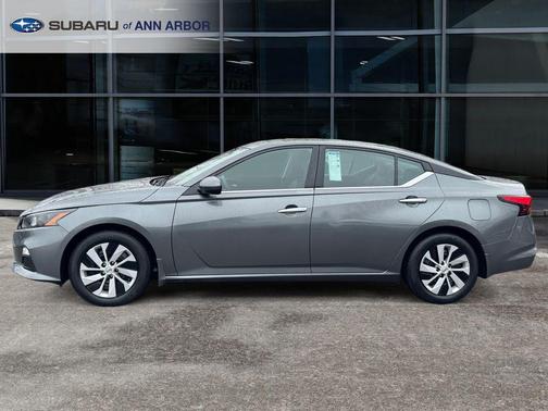 2022 Nissan Altima S FWD