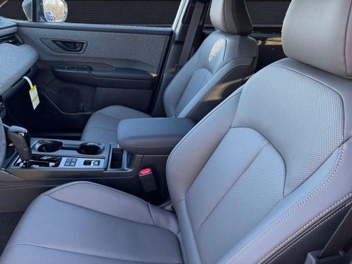 Crystal White Pearl 2026 Subaru Outback Limited