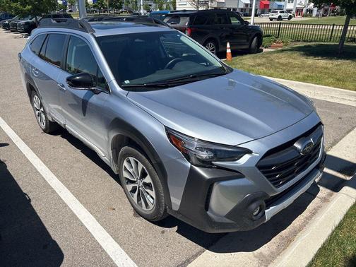 Ice Silver Metallic 2023 Subaru Outback Limited