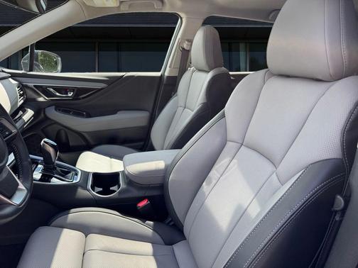 Ice Silver Metallic 2023 Subaru Outback Limited