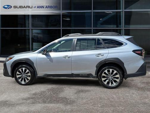 Ice Silver Metallic 2023 Subaru Outback Limited