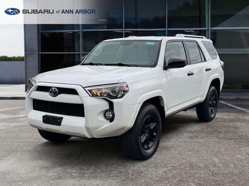 Super White 2018 Toyota 4Runner SR5