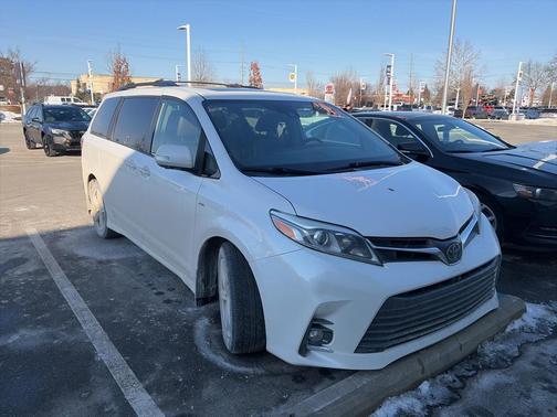 2019 Toyota Sienna Limited Premium