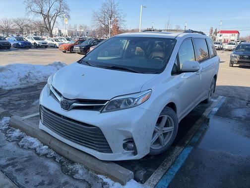 2019 Toyota Sienna Limited Premium