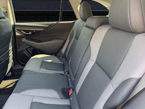 Ice Silver Metallic 2024 Subaru Outback Onyx Edition XT
