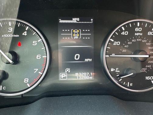 Ice Silver Metallic 2024 Subaru Outback Onyx Edition XT