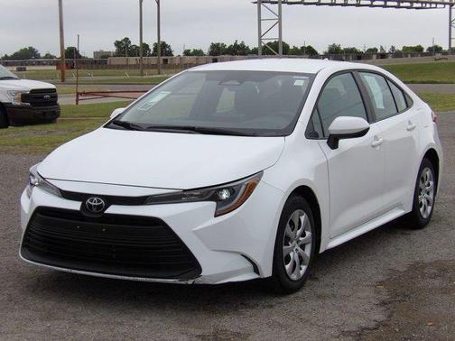 Ice 2025 Toyota Corolla LE