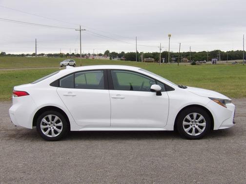 Ice 2025 Toyota Corolla LE