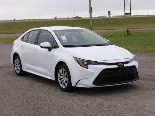 Ice 2025 Toyota Corolla LE