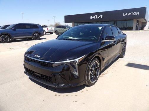 Aurora Black Pearl 2026 Kia K4 GT-LINE