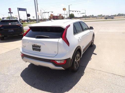2025 Kia Niro LX