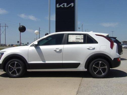 2025 Kia Niro LX