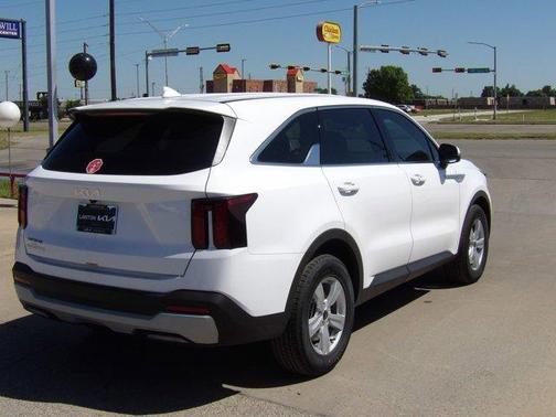 Glacial White Pearl 2026 Kia Sorento LX