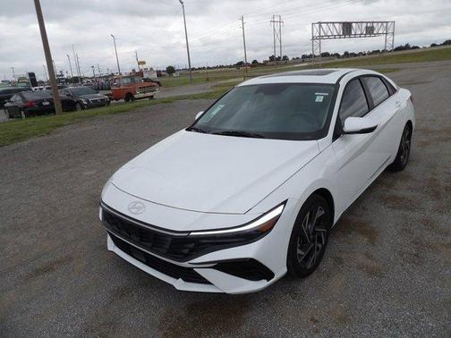 2025 Hyundai ELANTRA Limited