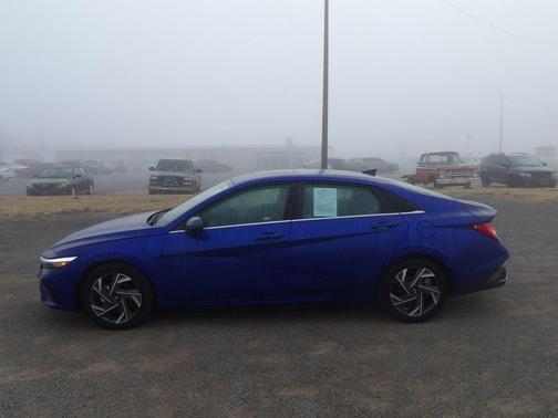 2025 Hyundai ELANTRA Limited