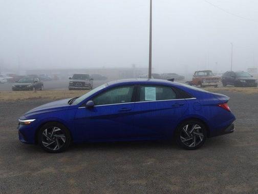 2025 Hyundai ELANTRA Limited