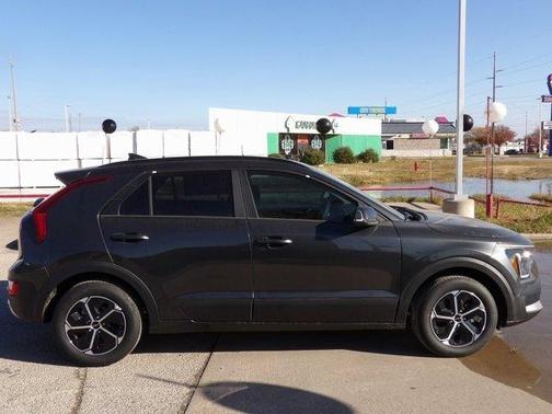 2025 Kia Niro EX