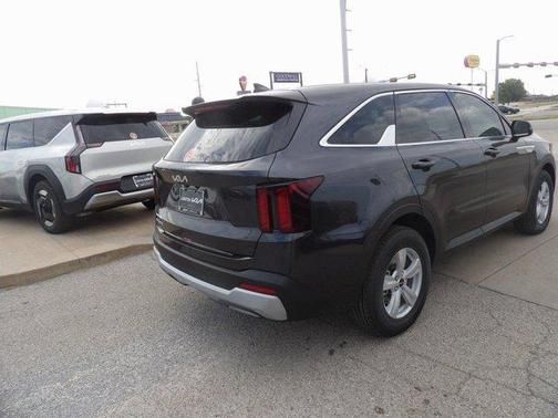 Metal 2026 Kia Sorento LX