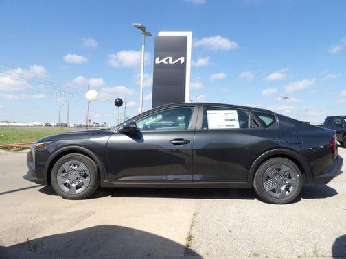 2026 Kia K4 LX