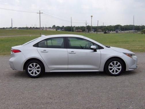 Classic Silver Metallic 2025 Toyota Corolla LE