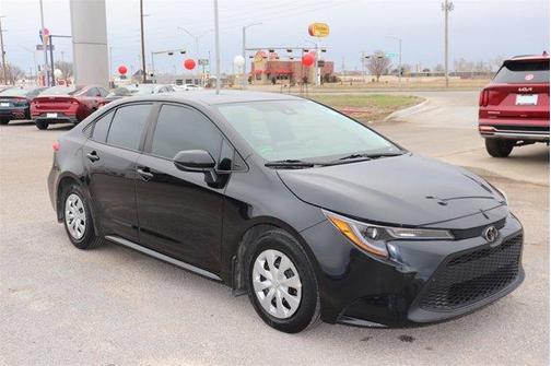 Photo 3 of 17 of 2020 Toyota Corolla L