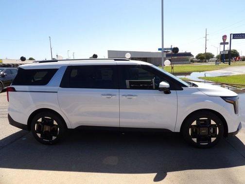 Snow White Pearl 2026 Kia Carnival EX