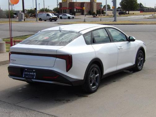 Snow White Pearl 2026 Kia K4 LXS