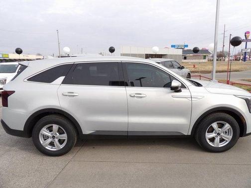 Ivory Silver 2026 Kia Sorento LX