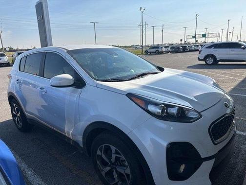 Snow White Pearl 2022 Kia Sportage LX