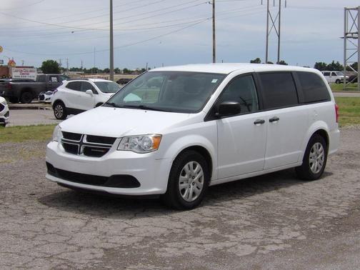White Knuckle Clearcoat 2019 Dodge Grand Caravan SE