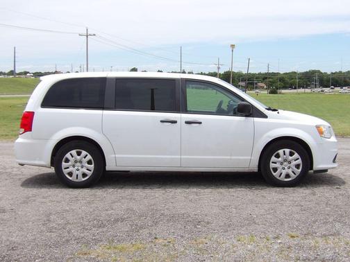 White Knuckle Clearcoat 2019 Dodge Grand Caravan SE