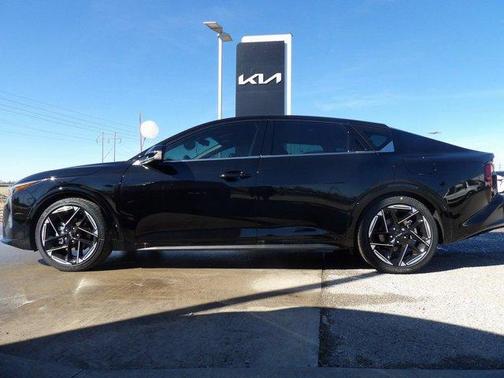 Aurora Black Pearl 2026 Kia K4 GT-LINE