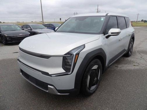 2026 Kia EV9 Light Long Range