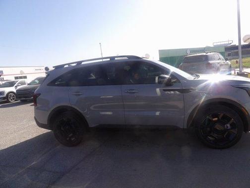 2025 Kia Sorento X-Line EX