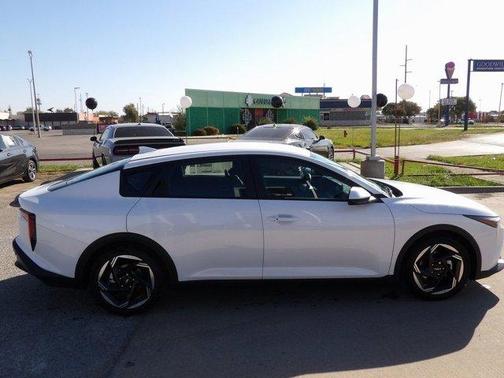 Snow White Pearl 2025 Kia K4 EX