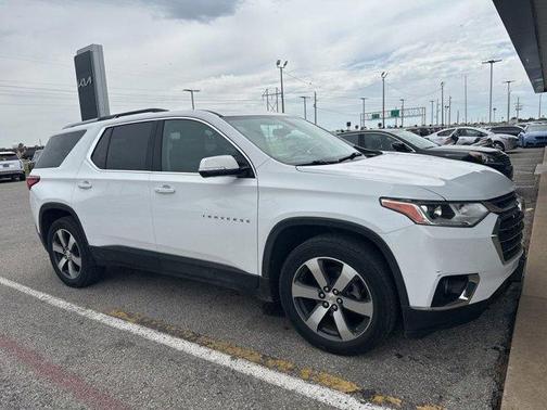 Summit White 2018 Chevrolet Traverse LT Leather