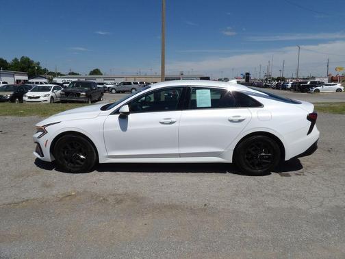 Snow White Pearl 2025 Kia K5 LXS