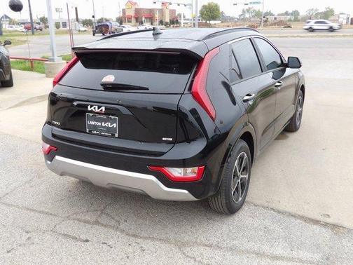 2025 Kia Niro SX
