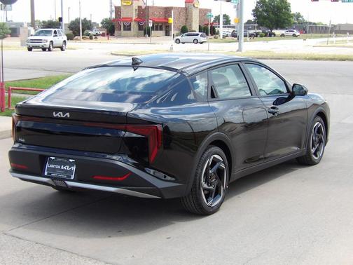 Aurora Black 2026 Kia K4 EX