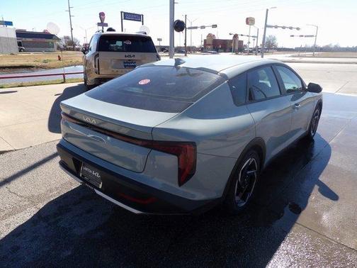 2026 Kia K4 EX
