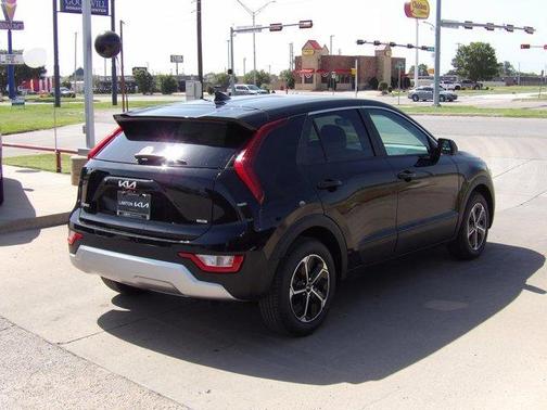 Aurora Black Pearl 2026 Kia Niro LX