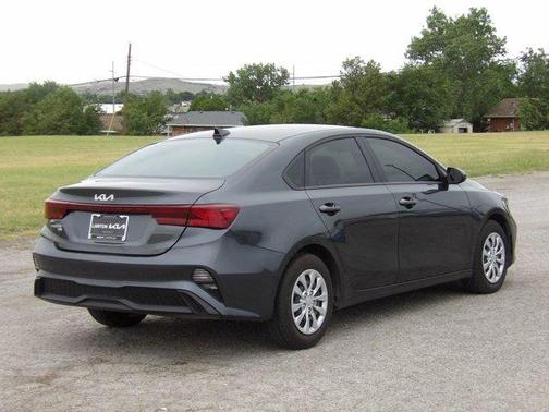Gravity Gray 2024 Kia Forte LX