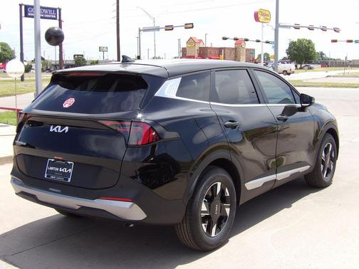 Ebony Black 2026 Kia Sportage LX