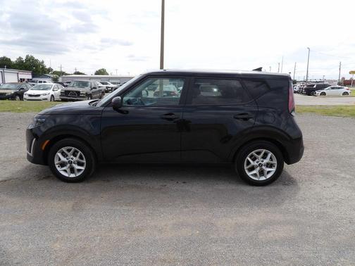 Fusion Orange 2024 Kia Soul LX