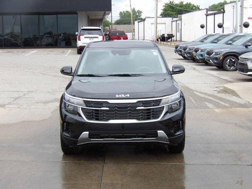 Fusion Orange 2026 Kia Seltos LX