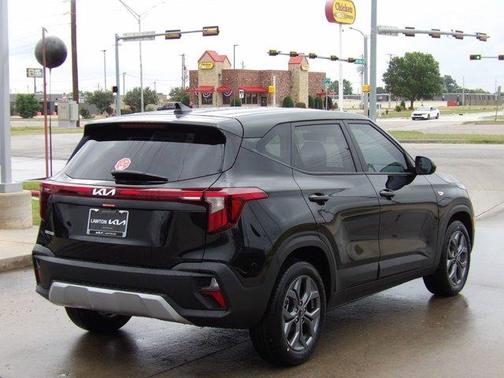 Fusion Orange 2026 Kia Seltos LX