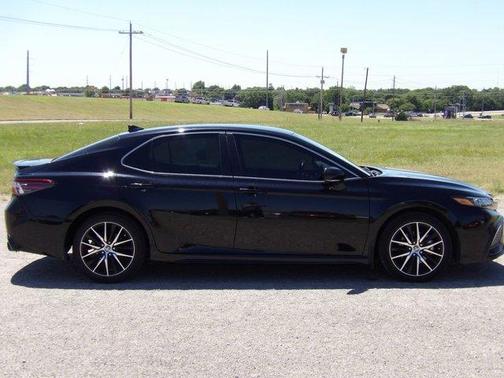 Midnight Black Metallic 2023 Toyota Camry SE